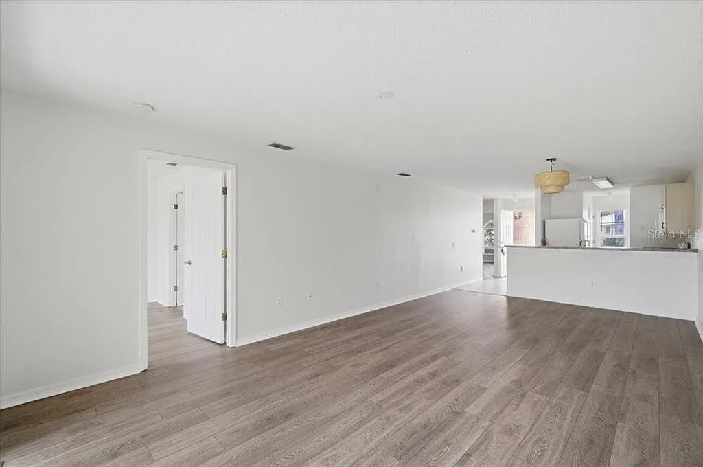 3 bed, 2.0 bath, 1249 sqft, $1,600 — Photo 4