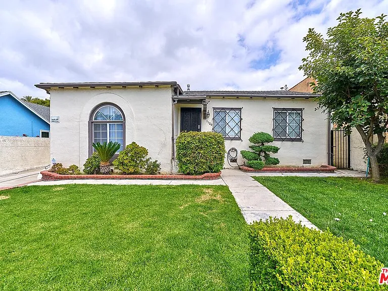 1120 S Plymouth Blvd — Photo 6