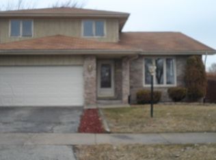 912 E 151st Pl, Phoenix, IL 60426