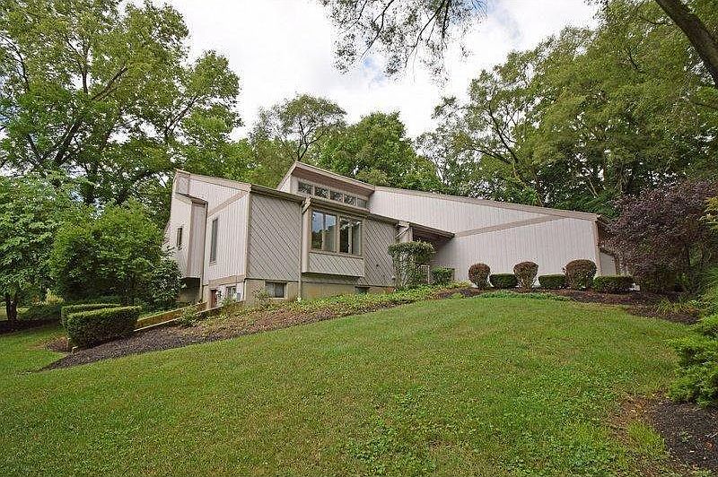 1st image of 102 Michigan Dr