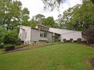102 Michigan Dr, Terrace Park, OH 45174