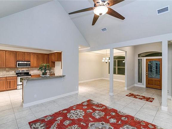 5th image of 124 William Higgins Dr