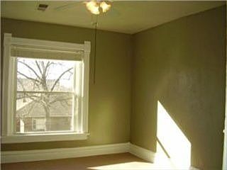 4th image of 717 Wabash Ave