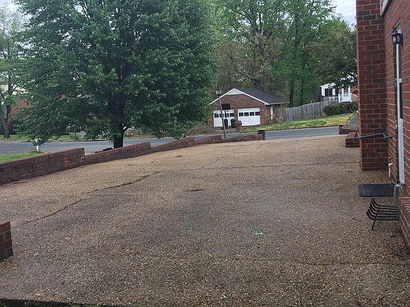 3rd image of 709 Wales Dr