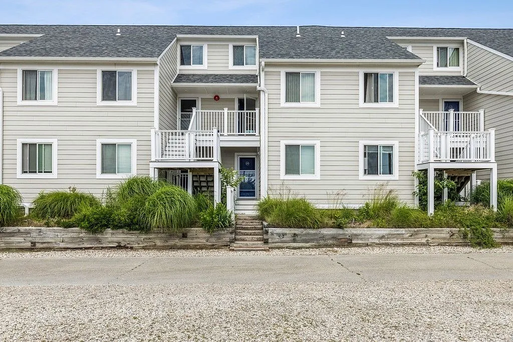 Navy Beach Rental — Photo 1