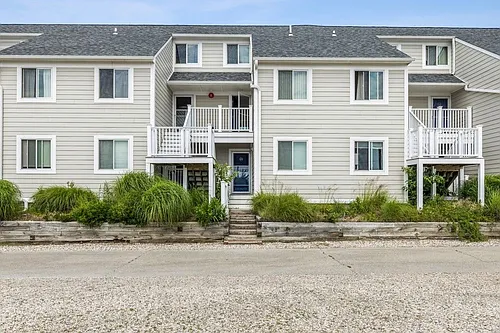 16 Navy Rd Photo 1