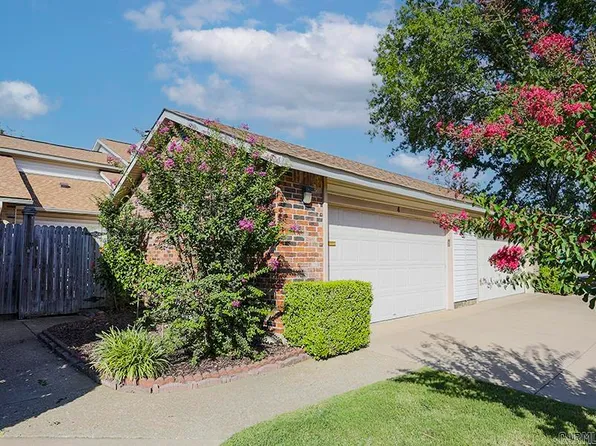 4 Hampshire Cir, Little Rock, AR 72212