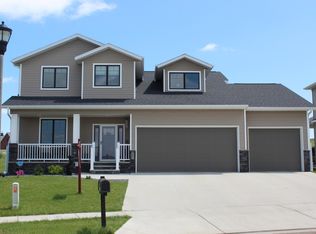3921 Crest Cir, Bismarck, ND 58503
