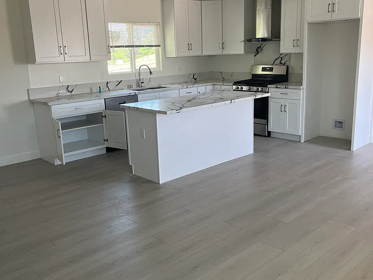 12420 Luna Pl — Photo 6