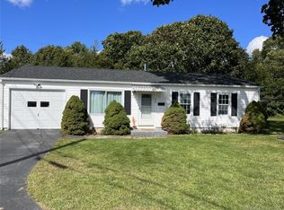 123 Indian Field Rd, Groton, CT 06340