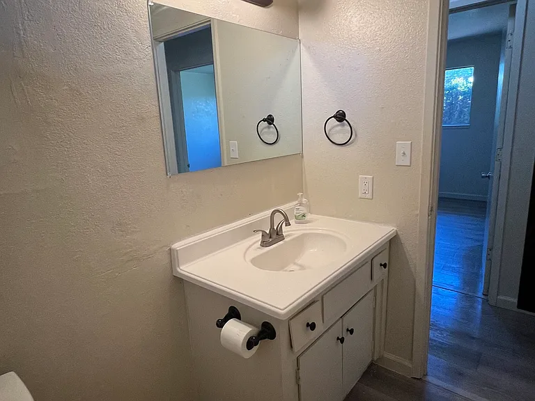 2418 N Edwards Ave #3 — Photo 10
