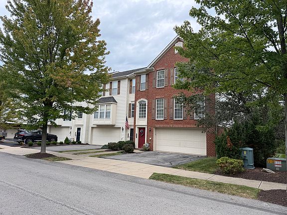 2nd image of 505 Garden Way