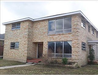1st image of 838 Mouton St