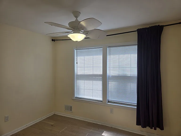 202 Salem Ct #4 — Photo 3