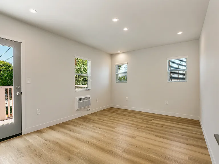 1782 S Rimpau Blvd #1782 — Photo 5