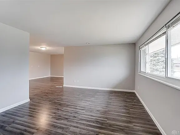 5543 Barnard Dr — Photo 10