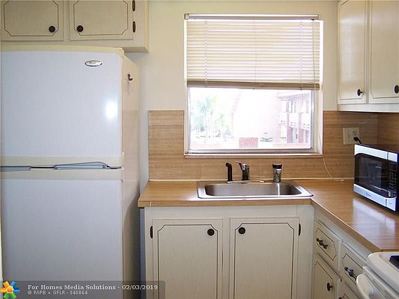 5th image of 9750 Sunrise Lakes Blvd APT 308