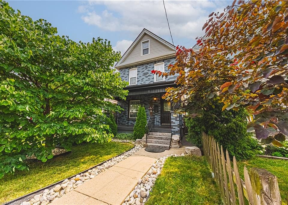1st image of 218 Grosvenor Ave N
