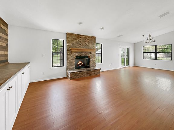 3rd image of 12122 Stacie Cir