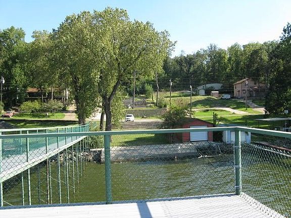 3rd image of 10703 Lakeside Dr