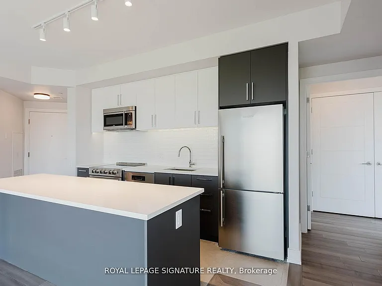 2525 Bathurst St #607 — Photo 11