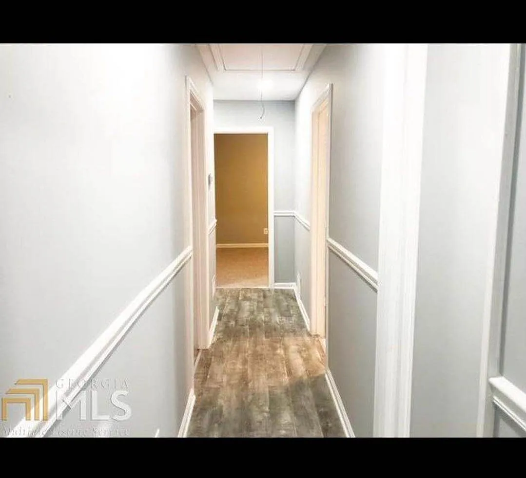 472 Greenridge Cir photo 1
