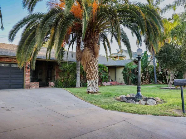 1015 E San Joaquin Avenue, Tulare, CA 93274