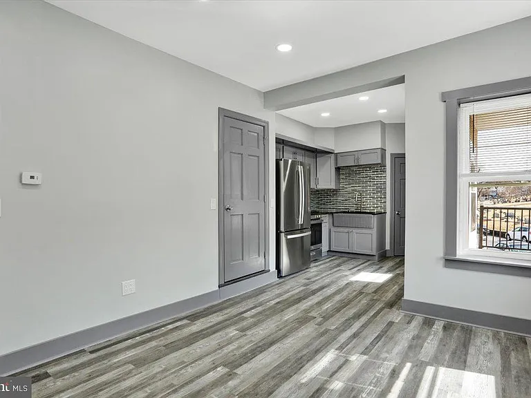 553 Wunder St #2 — Photo 9