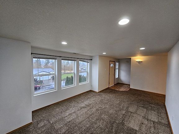 4th image of 1650 Bowmont Ave