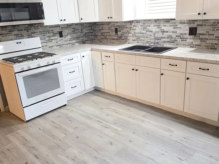 261 Ashland Ave #2 — Photo 2