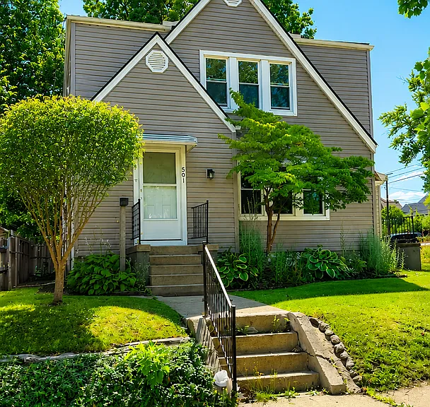 561 Baldwin Ave — Photo 1