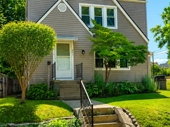 561 Baldwin Ave, Sharon, PA 16146