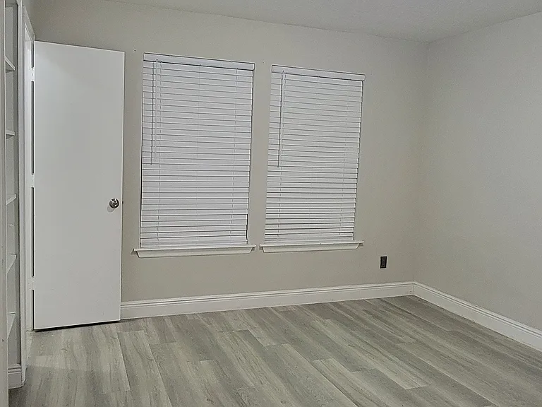 6148 Westgate Dr #103 — Photo 35