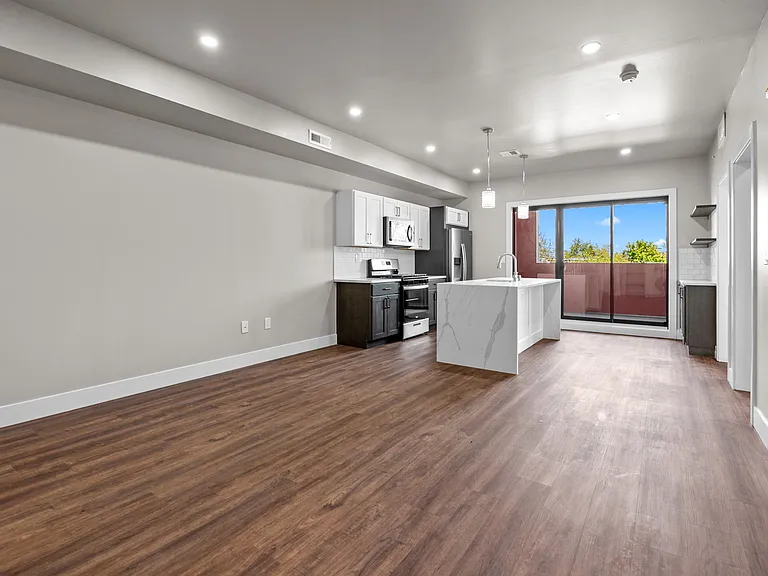 77 E Pastorius St #6 — Photo 4