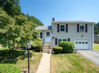 5 Deerfield Rd, Coventry, RI 02816
