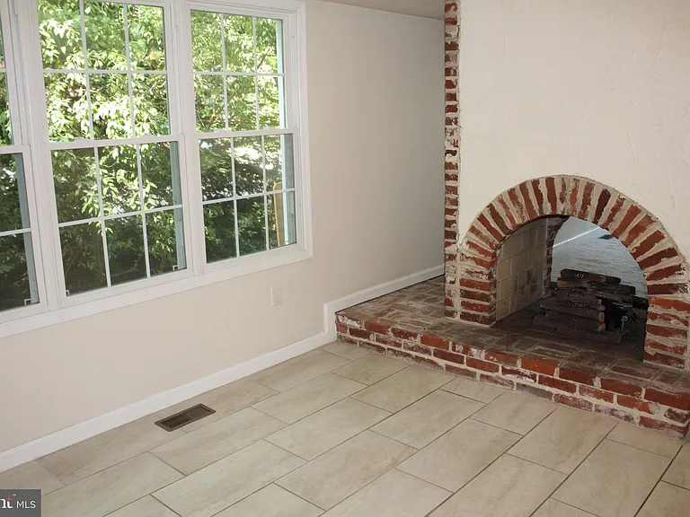 60 Providence Ave — Photo 14