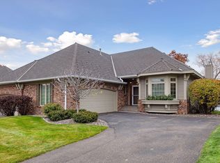 520 Waycliffe Dr N, Wayzata, MN 55391