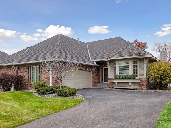 520 Waycliffe Dr N, Wayzata, MN 55391