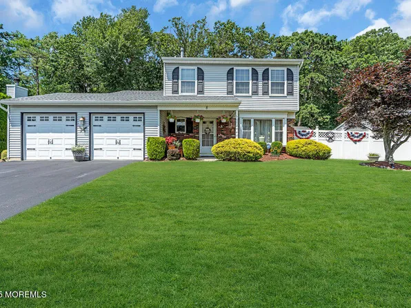 8 Yellowstone Lane, Howell, NJ 07731