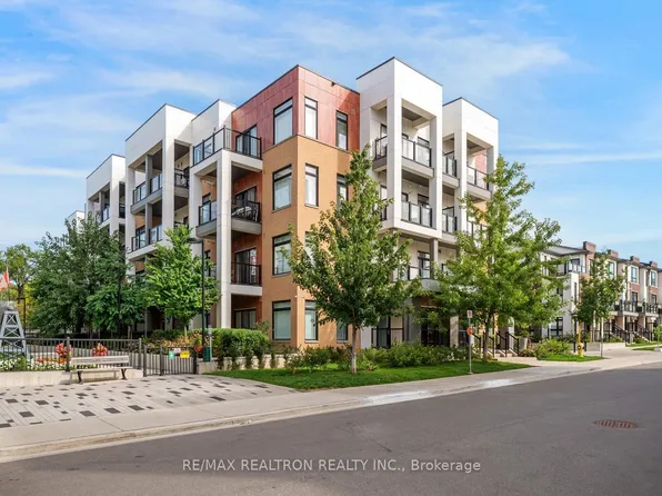 120 Canon Jackson Dr #304, Toronto, ON M6M 0B8