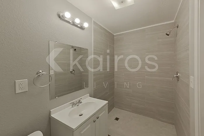 10405 Barada St — Photo 17