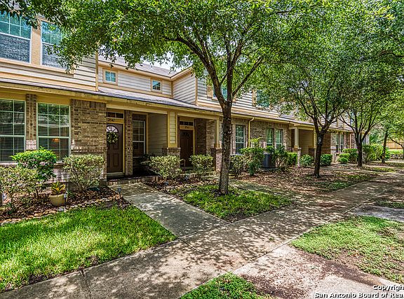 3rd image of 2541 Grayson Cir