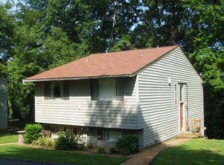 642 Woodburn Ct, Charlottesville, VA 22901