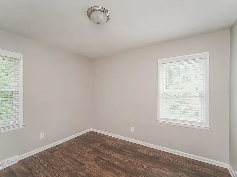 4944 Springview Rd — Photo 12