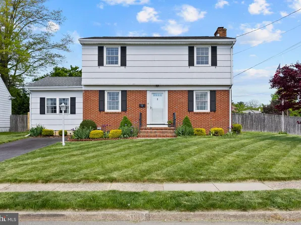 12 Mario Dr, Hamilton, NJ 08690