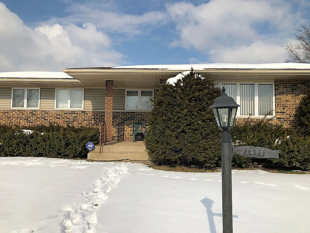 2930 192nd Pl photo 1