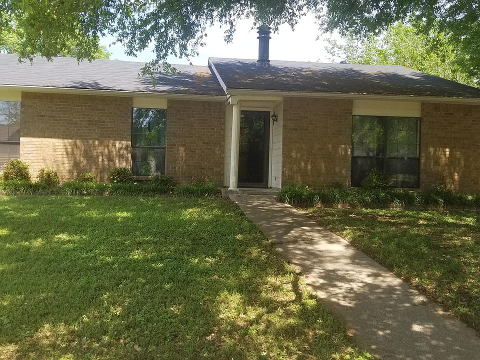 1st image of 845 Cambridge Dr
