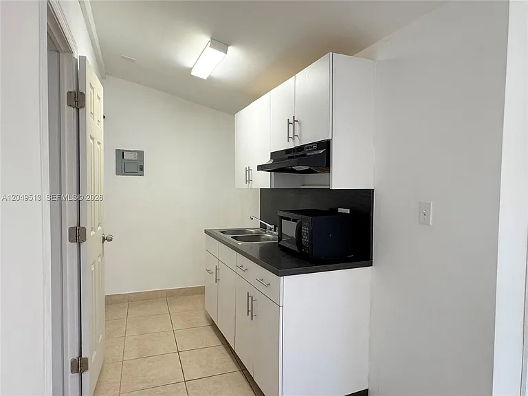 2461 NW 5th St #C — Photo 5