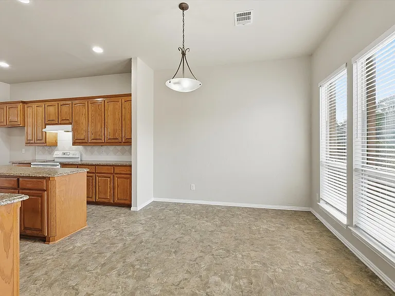 944 Hedgcoxe Rd — Photo 14