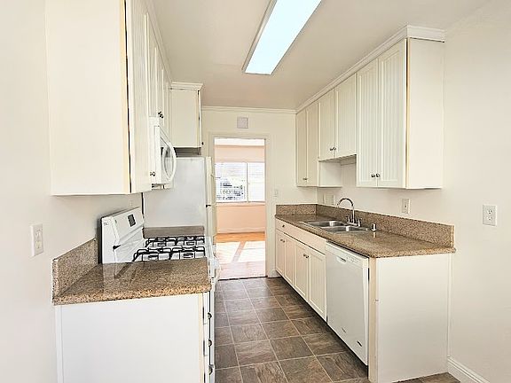 4th image of 1035 Diamond St #1035